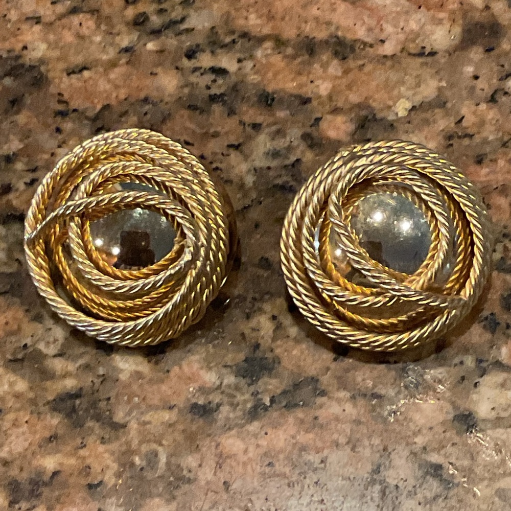 VINTAGE 1980’S OVERSIZED GOLD PLATED EARRINGS $40